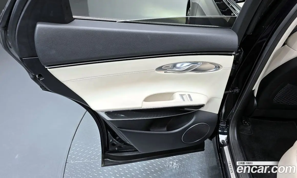 Genesis GV70 2021 2.2 автомат (гидро), фото 15 Genesis GV70 2021 2.2 автомат (гидро), фото 15