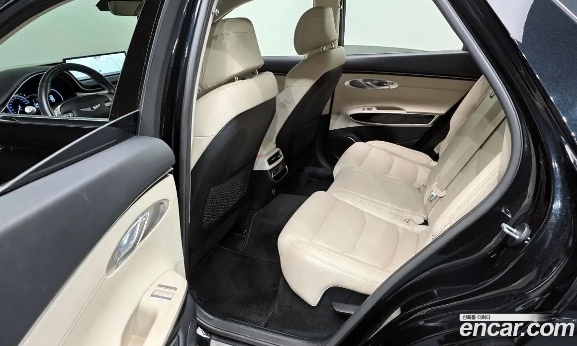 Genesis GV70 2021 2.2 автомат (гидро), фото 18 Genesis GV70 2021 2.2 автомат (гидро), фото 18
