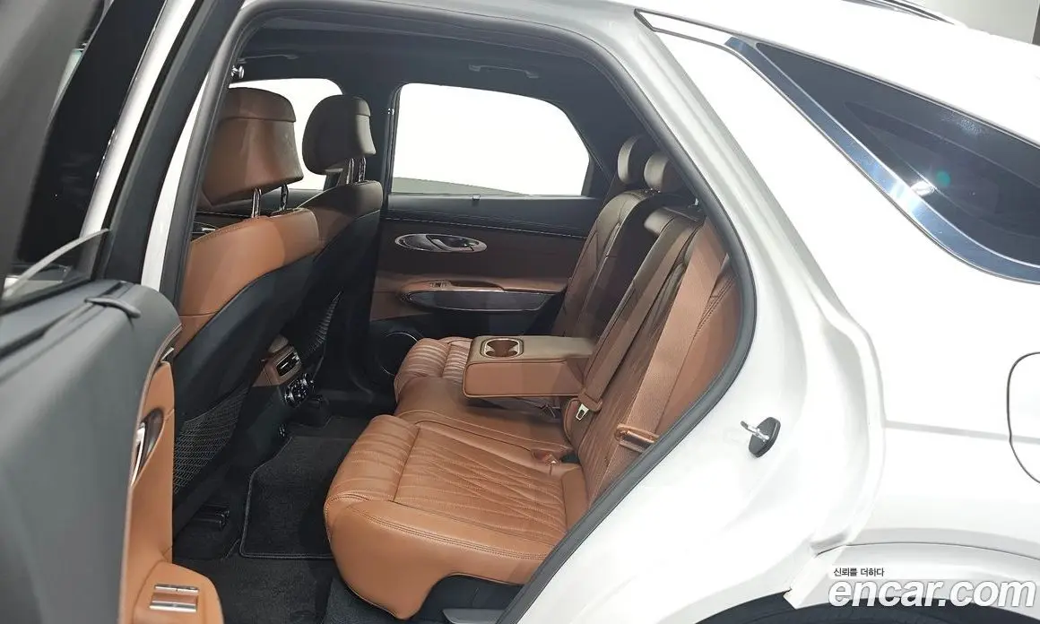 Genesis GV70 2021 2.5 автомат (гидро), фото 17 Genesis GV70 2021 2.5 автомат (гидро), фото 17