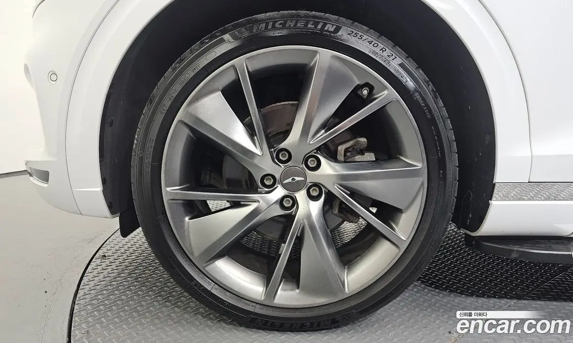 Genesis GV70 2021 2.5 автомат (гидро), фото 5 Genesis GV70 2021 2.5 автомат (гидро), фото 5