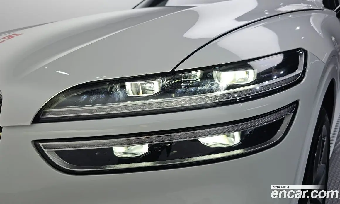 Genesis GV70 2021 2.5 автомат (гидро), фото 8 Genesis GV70 2021 2.5 автомат (гидро), фото 8