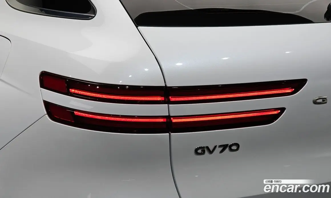 Genesis GV70 2021 2.5 автомат (гидро), фото 9 Genesis GV70 2021 2.5 автомат (гидро), фото 9