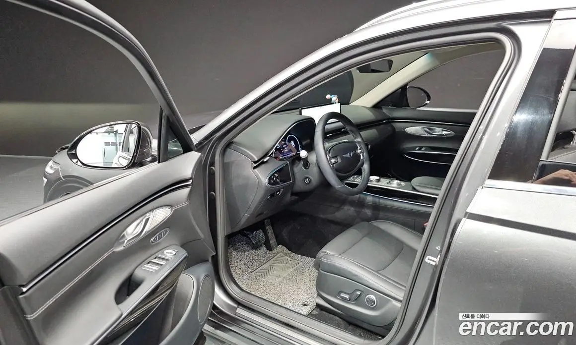 Genesis GV70 2022 2.5 автомат (гидро), фото 13 Genesis GV70 2022 2.5 автомат (гидро), фото 13