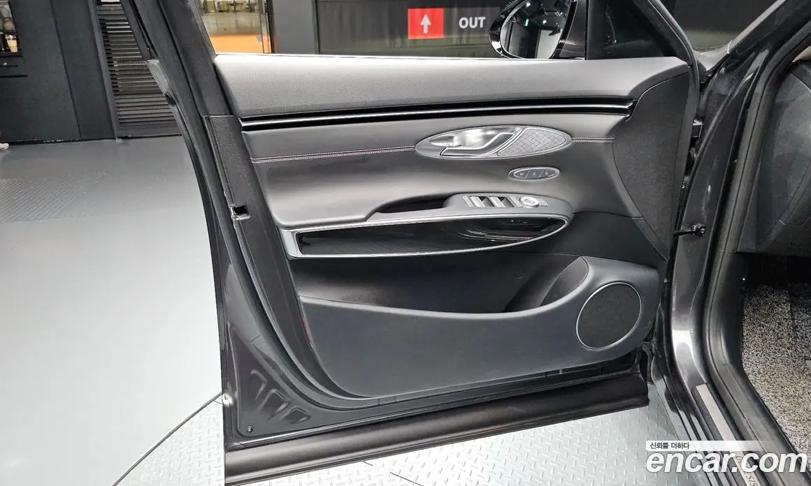 Genesis GV70 2022 2.5 автомат (гидро), фото 14 Genesis GV70 2022 2.5 автомат (гидро), фото 14