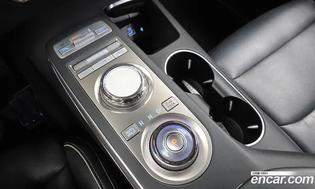 Genesis GV70 2022 0.1 автомат (гидро), миниатюра 12