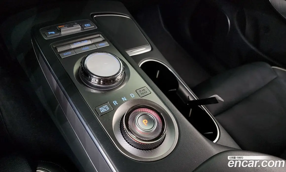 Genesis GV70 2022 0.1 автомат (гидро), фото 12 Genesis GV70 2022 0.1 автомат (гидро), фото 12