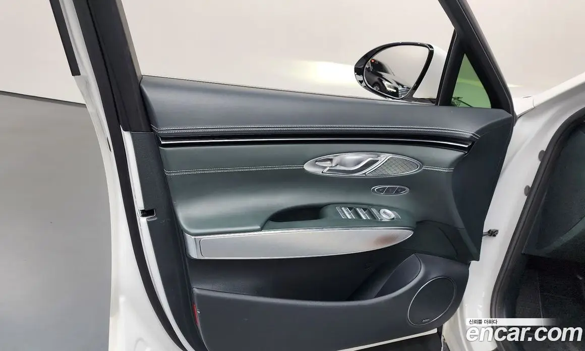 Genesis GV70 2022 0.1 автомат (гидро), фото 14 Genesis GV70 2022 0.1 автомат (гидро), фото 14