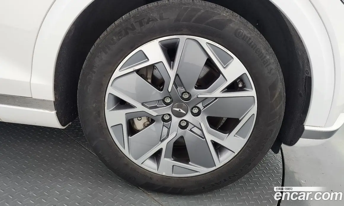 Genesis GV70 2022 0.1 автомат (гидро), фото 7 Genesis GV70 2022 0.1 автомат (гидро), фото 7