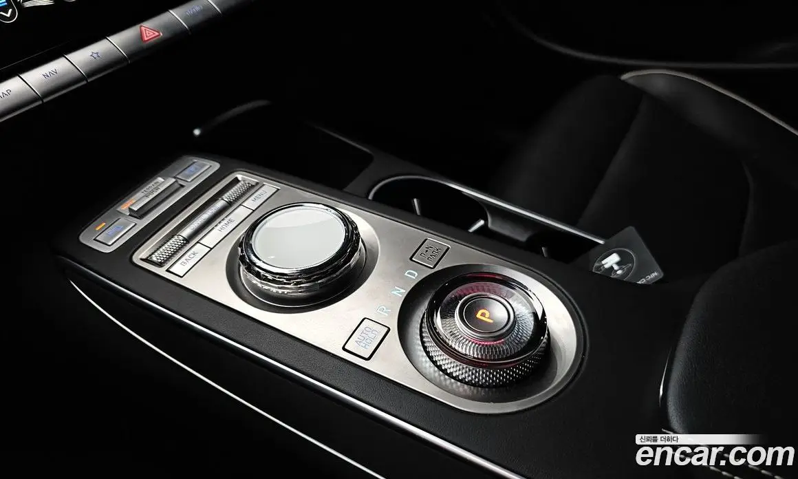 Genesis GV70 2022 0.1 автомат (гидро), фото 12 Genesis GV70 2022 0.1 автомат (гидро), фото 12