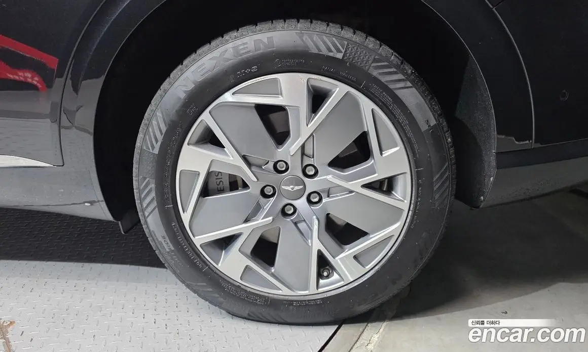 Genesis GV70 2022 0.1 автомат (гидро), фото 7 Genesis GV70 2022 0.1 автомат (гидро), фото 7