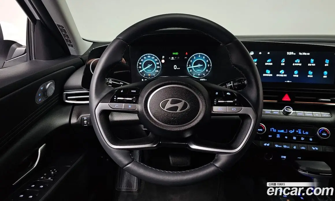 Hyundai Avante 2023 1.6 автомат (гидро), фото 18