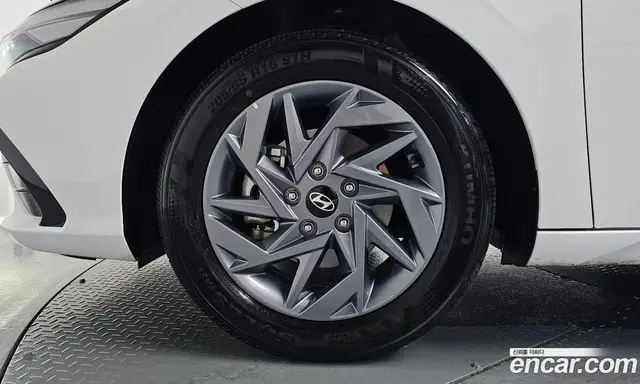 Hyundai Avante 2023 1.6 автомат (гидро), миниатюра 4