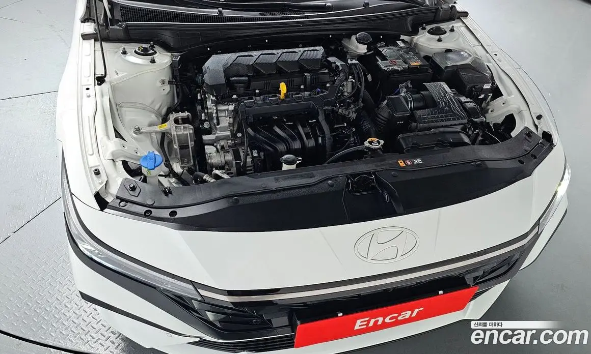 Hyundai Avante 2023 1.6 автомат (гидро), фото 5