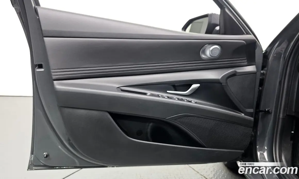 Hyundai Avante 2023 1.6 автомат (гидро), фото 14