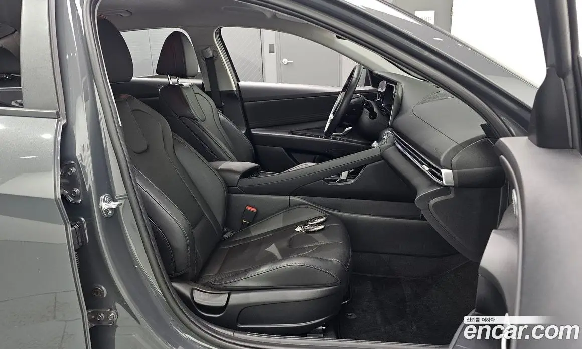 Hyundai Avante 2023 1.6 автомат (гидро), фото 16