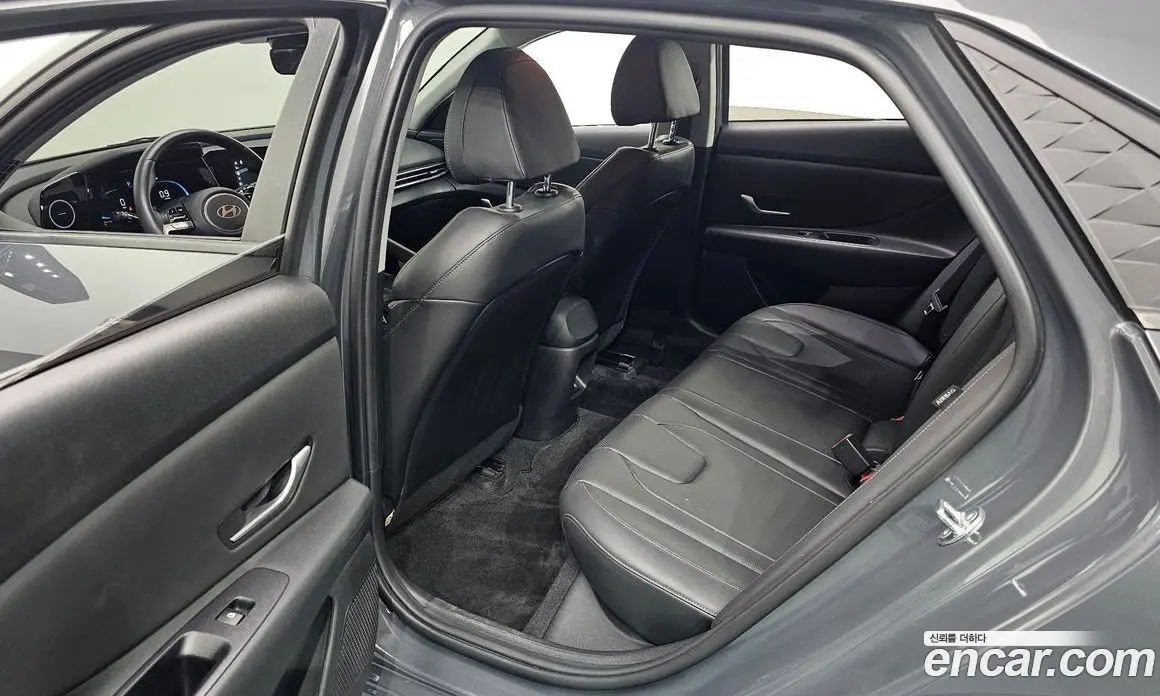 Hyundai Avante 2023 1.6 автомат (гидро), фото 18
