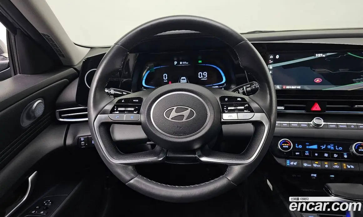 Hyundai Avante 2023 1.6 автомат (гидро), фото 20