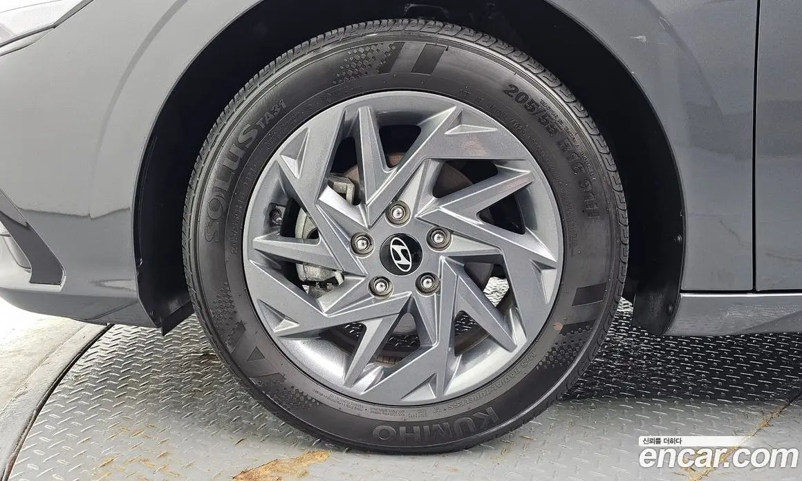 Hyundai Avante 2023 1.6 автомат (гидро), фото 5