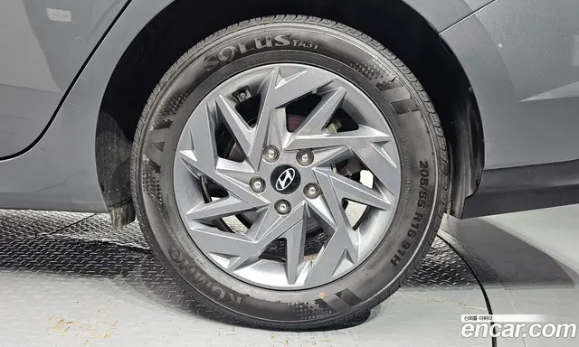 Hyundai Avante 2023 1.6 автомат (гидро), миниатюра 7