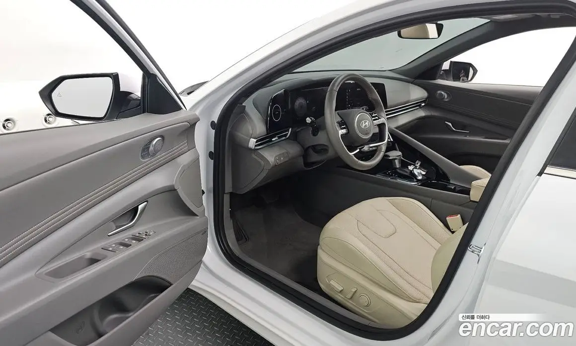 Hyundai Avante 2024 1.6 автомат (гидро), фото 13