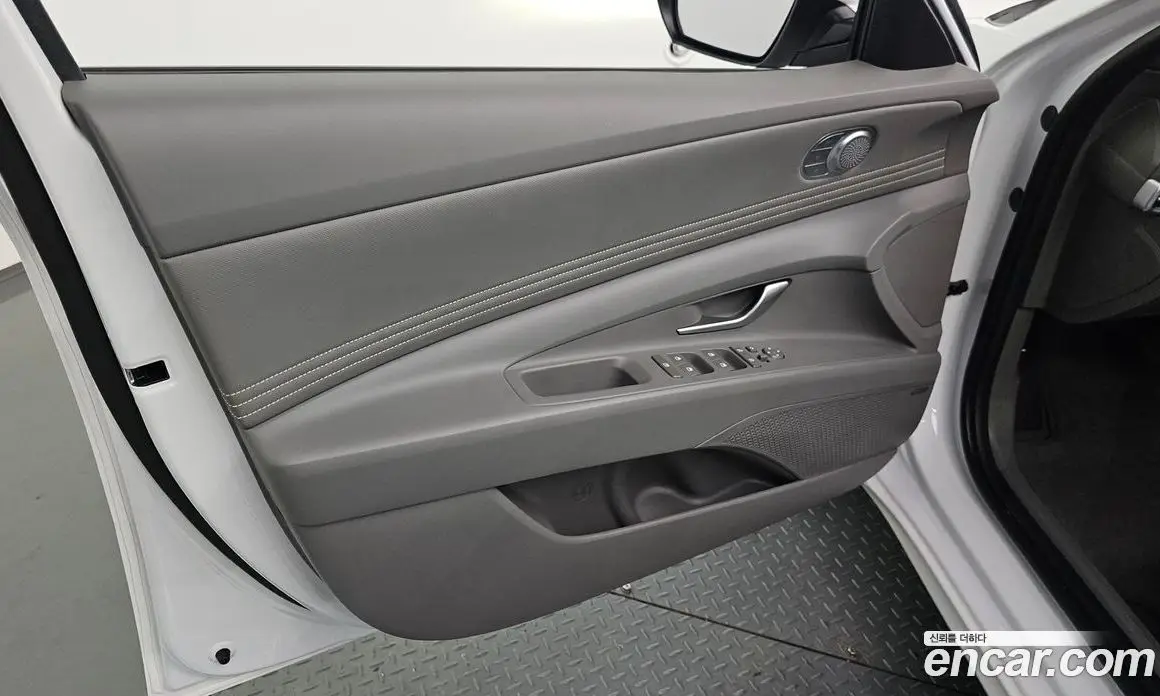Hyundai Avante 2024 1.6 автомат (гидро), фото 14
