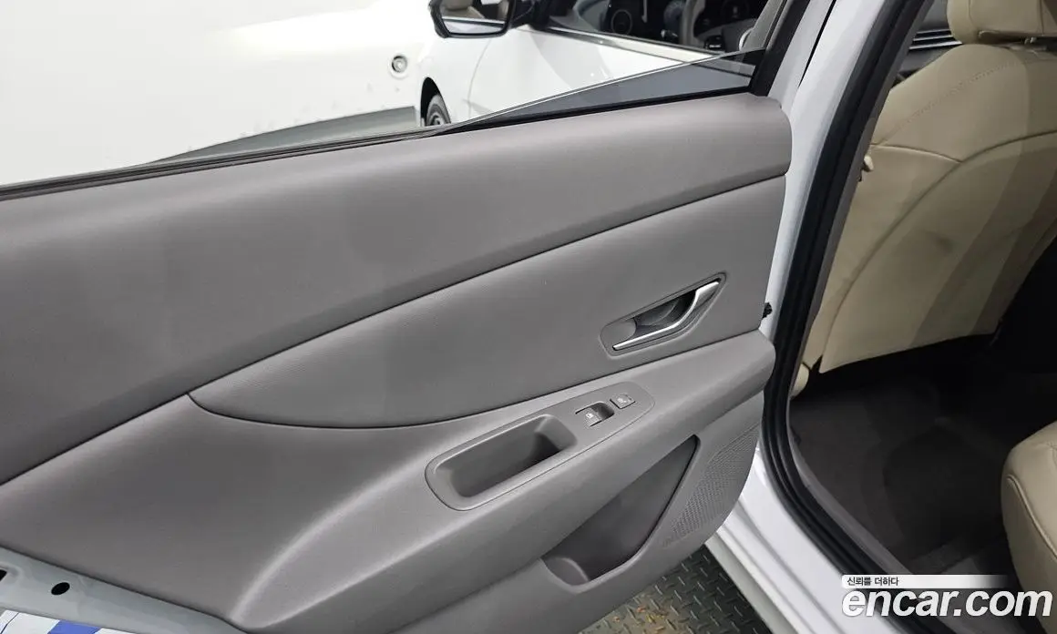 Hyundai Avante 2024 1.6 автомат (гидро), фото 15