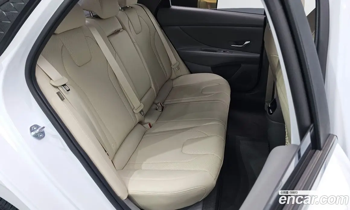 Hyundai Avante 2024 1.6 автомат (гидро), фото 16