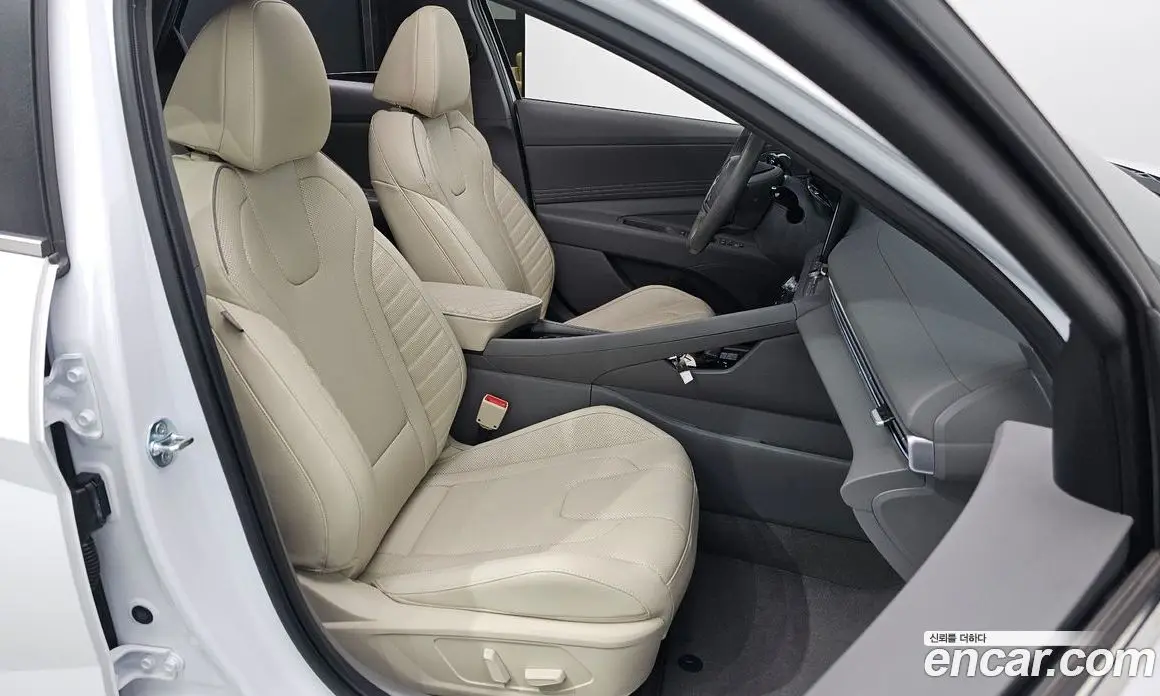 Hyundai Avante 2024 1.6 автомат (гидро), фото 17