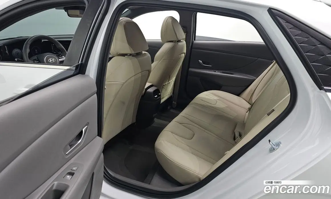 Hyundai Avante 2024 1.6 автомат (гидро), фото 18