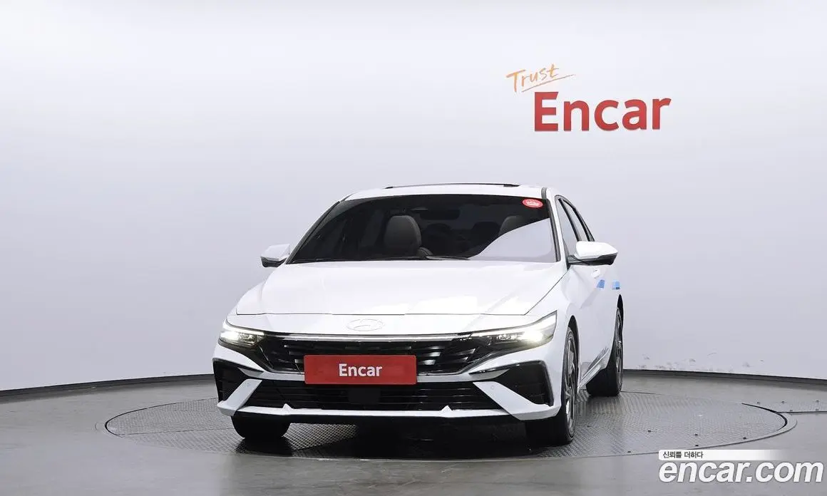 Hyundai Avante 2024 1.6 автомат (гидро), фото 3