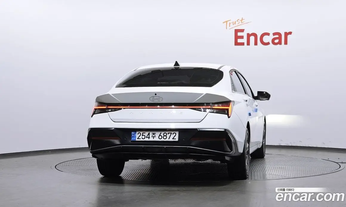 Hyundai Avante 2024 1.6 автомат (гидро), фото 4