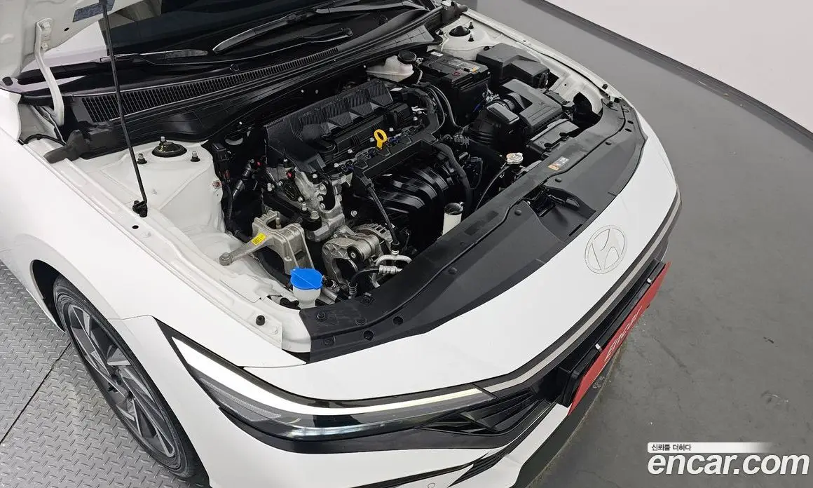 Hyundai Avante 2024 1.6 автомат (гидро), фото 6