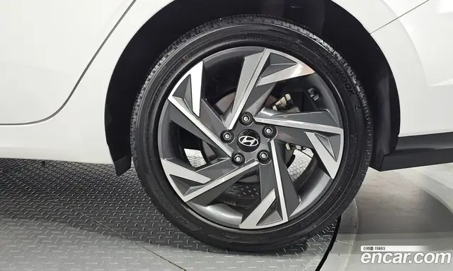 Hyundai Avante 2024 1.6 автомат (гидро), миниатюра 7