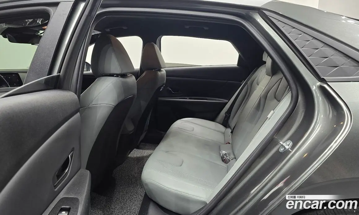 Hyundai Avante 2024 1.6 автомат (гидро), фото 12