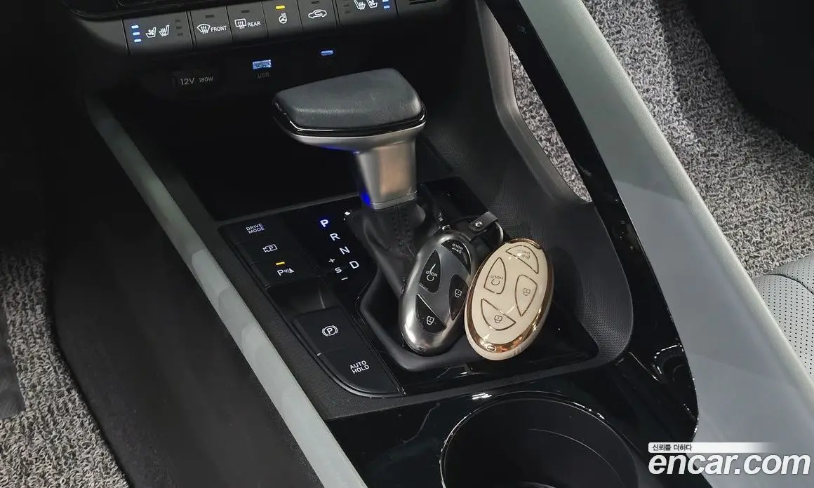 Hyundai Avante 2024 1.6 автомат (гидро), фото 9