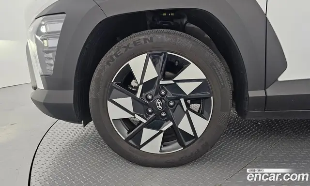 Hyundai Kona 2024 1.6 автомат (гидро), миниатюра 5