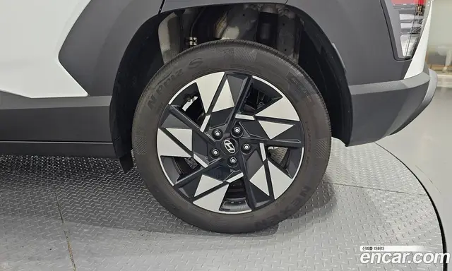 Hyundai Kona 2024 1.6 автомат (гидро), миниатюра 7