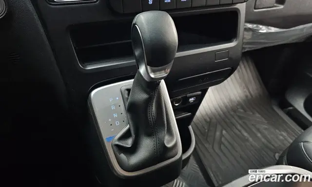 Hyundai Staria 2025 3.5 автомат (гидро), миниатюра 12