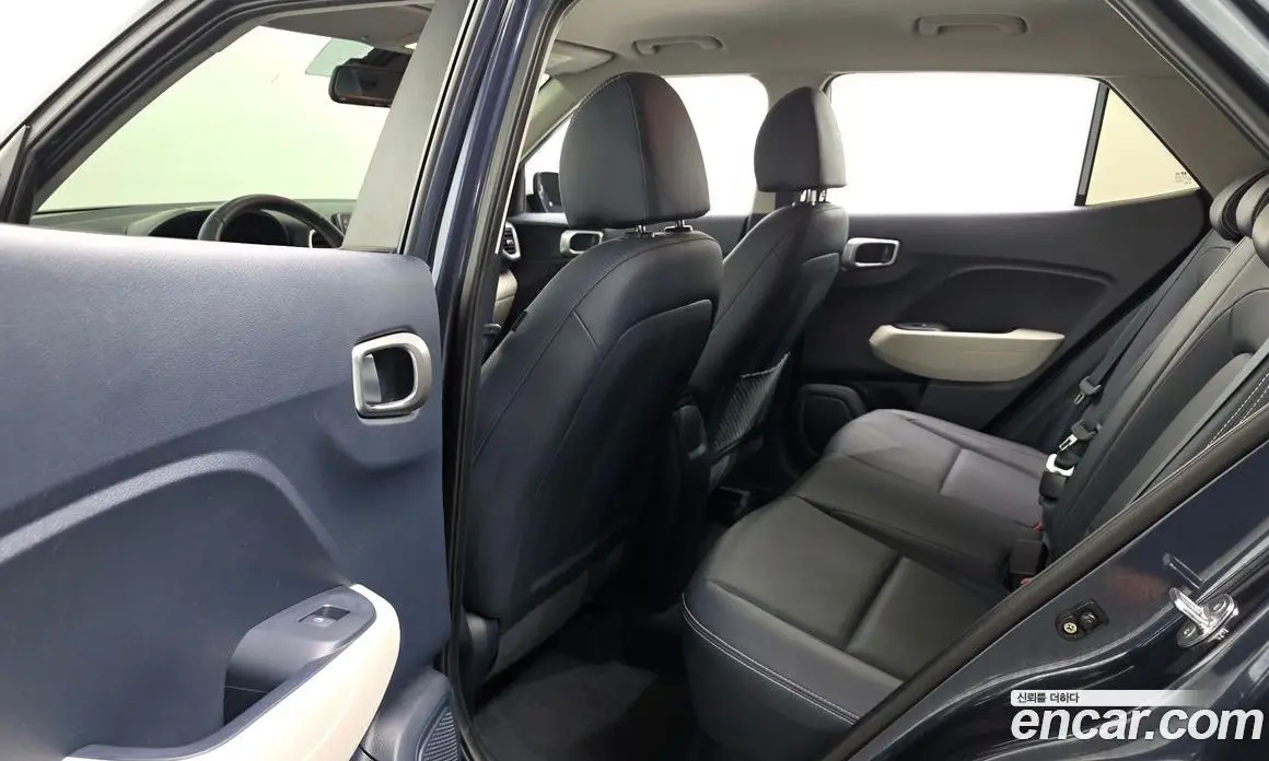 Hyundai Venue 2021 1.6 автомат (гидро), фото 17
