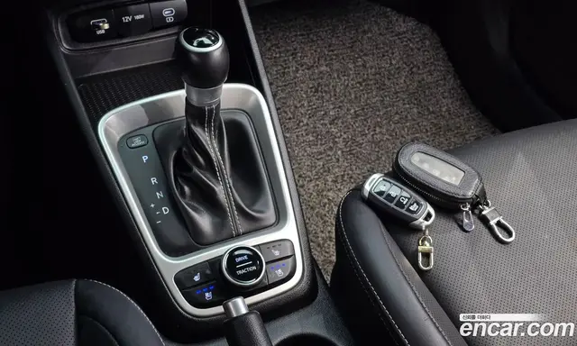 Hyundai Venue 2023 1.6 автомат (гидро), миниатюра 12