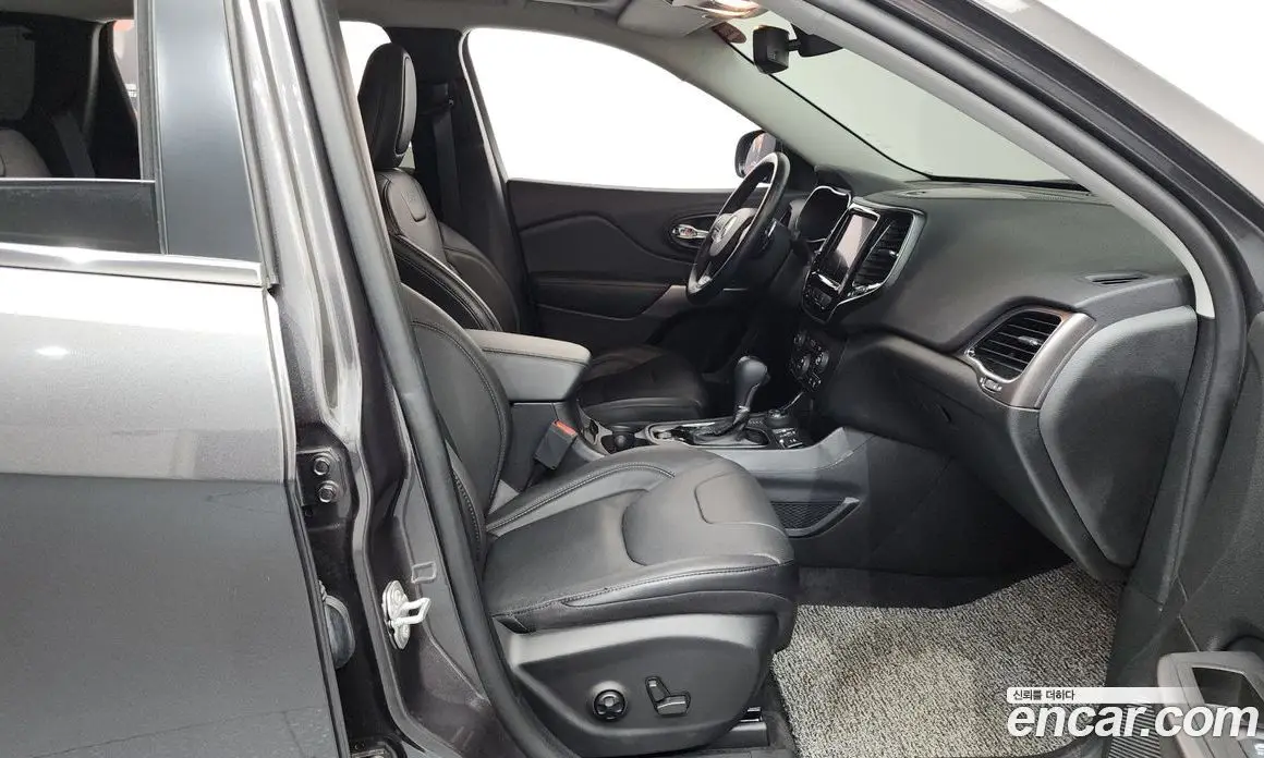 Jeep Cherokee 2021 2.4 автомат (гидро), фото 17 Jeep Cherokee 2021 2.4 автомат (гидро), фото 17