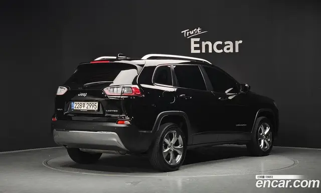 Jeep Cherokee, 2021, 119 116 км