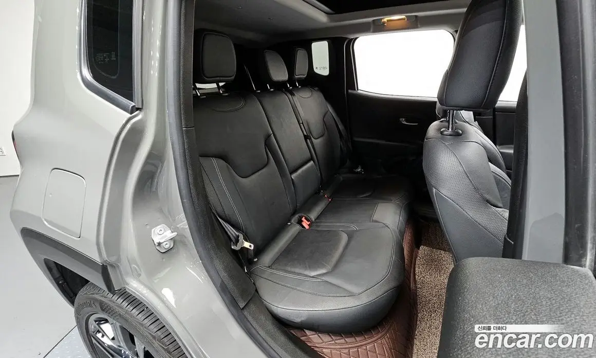 Jeep Renegade 2022 1.3 автомат (гидро), фото 16 Jeep Renegade 2022 1.3 автомат (гидро), фото 16