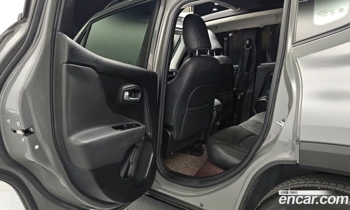 Jeep Renegade 2022 1.3 автомат (гидро), фото 17 Jeep Renegade 2022 1.3 автомат (гидро), фото 17
