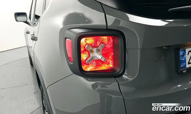 Jeep Renegade 2022 1.3 автомат (гидро), миниатюра 9 Jeep Renegade 2022 1.3 автомат (гидро), миниатюра 9