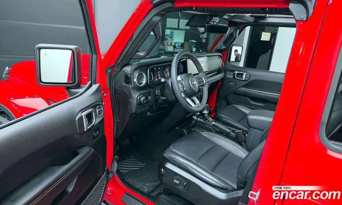 Jeep Wrangler 2024 2.0 автомат (гидро), фото 13