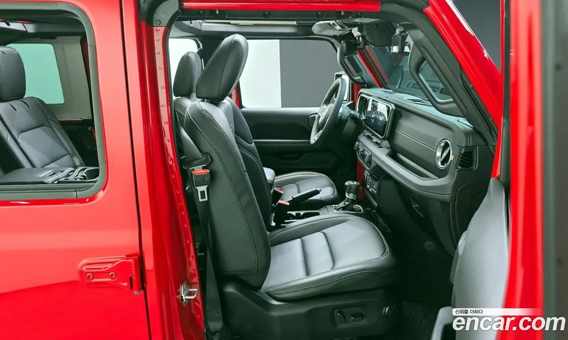 Jeep Wrangler 2024 2.0 автомат (гидро), фото 18