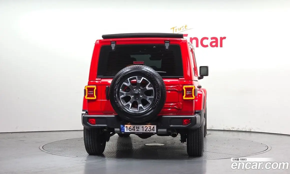 Jeep Wrangler 2024 2.0 автомат (гидро), фото 4