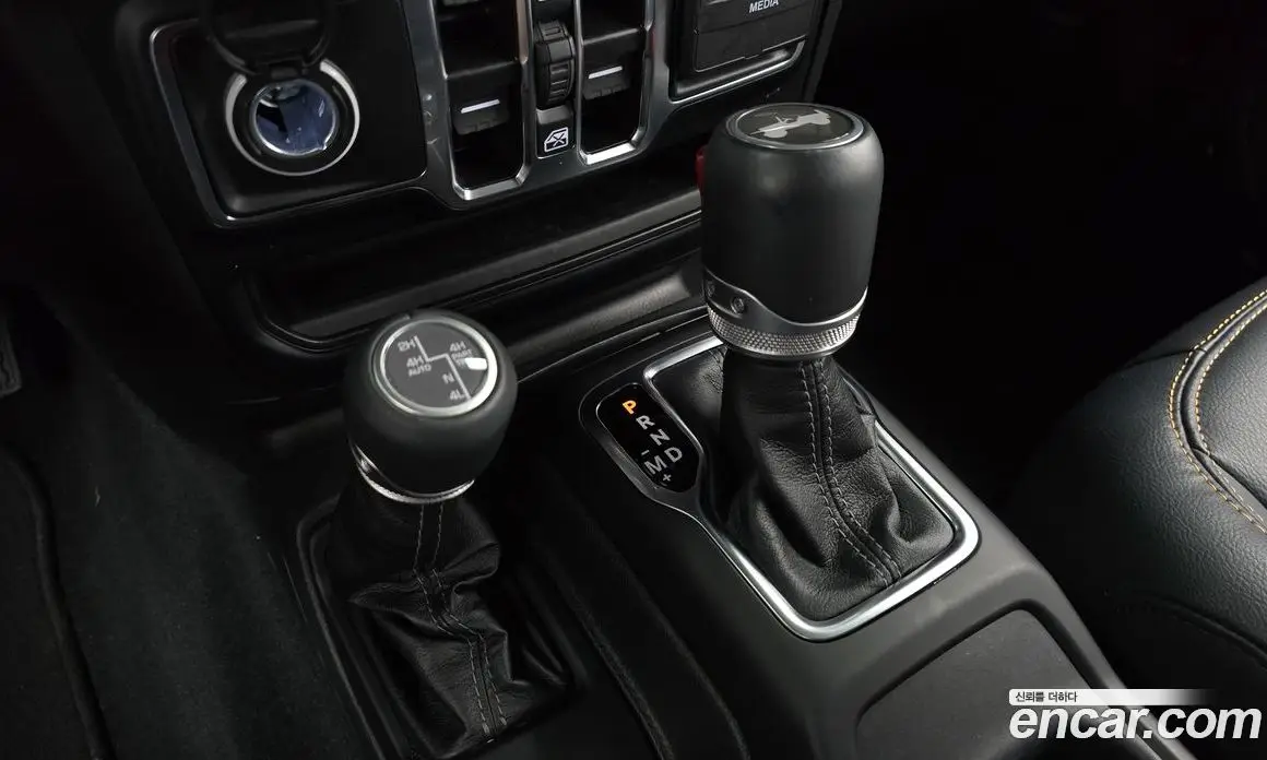 Jeep Wrangler 2024 2.0 автомат (гидро), фото 12 Jeep Wrangler 2024 2.0 автомат (гидро), фото 12