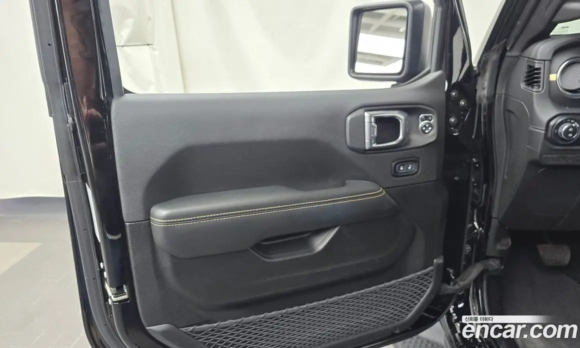 Jeep Wrangler 2024 2.0 автомат (гидро), фото 14 Jeep Wrangler 2024 2.0 автомат (гидро), фото 14